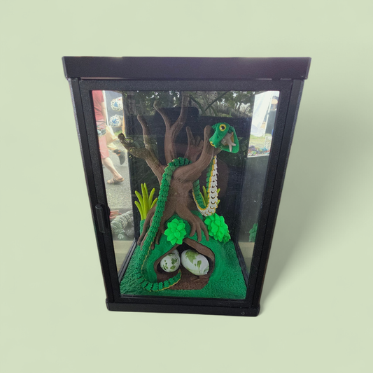 Snake with enclosure